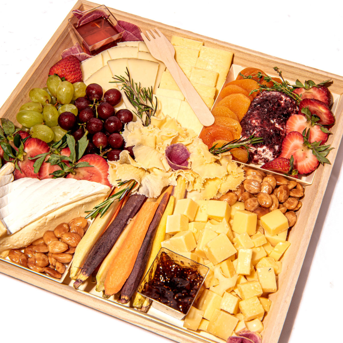 Connoisseur's Choice Cheese Tray